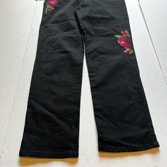 Gloria Vanderbilt Amanda Women's Black Jeans with Rose decor Size 12 High rise - Picture 4 of 10